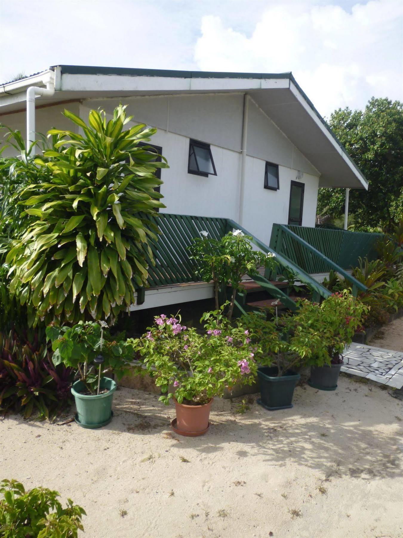Rino'S Motel Arutanga Luaran gambar