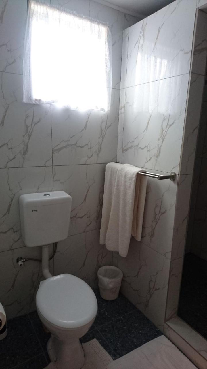 Rino'S Motel Arutanga Luaran gambar